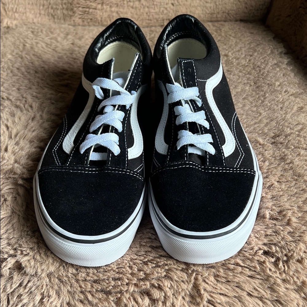 Vans Men's Classic Black and White Sneakers